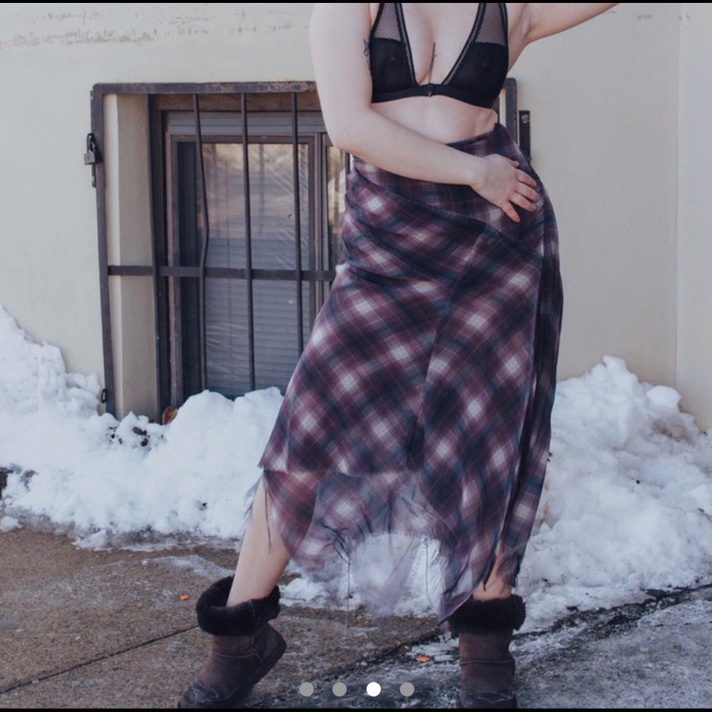 UNIF Riff Skirt - Picture 2 of 3